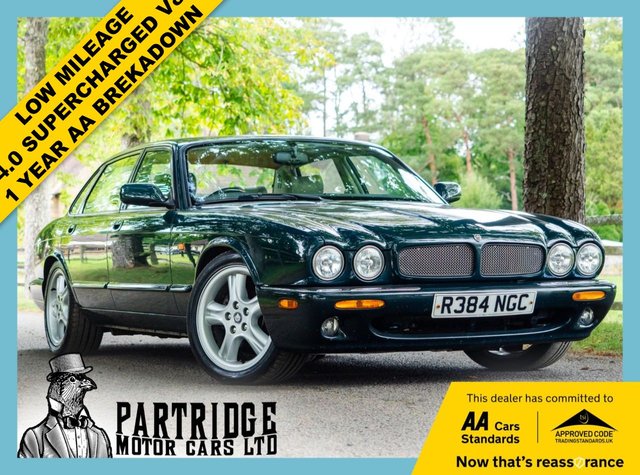 View our Jaguar Xjr 4.0 V8 Saloon 4dr Petrol Automatic (350 g/km, 370 bhp)