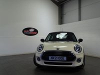 USED 2021 21 MINI HATCH 1.5 Cooper Classic Hatchback 3dr Petrol Manual Euro 6 (s/s) (136 ps) PEPPER WHITE WITH BLACK AIR CON ALLOYS H/SEATS P/SENSORS