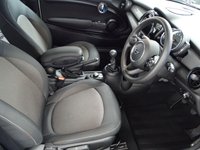 USED 2021 21 MINI HATCH 1.5 Cooper Classic Hatchback 3dr Petrol Manual Euro 6 (s/s) (136 ps) PEPPER WHITE WITH BLACK AIR CON ALLOYS H/SEATS P/SENSORS