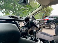USED 2017 66 NISSAN QASHQAI 1.6 DIG-T N-Connecta SUV 5dr Petrol Manual 2WD Euro 6 (s/s) (163 ps) ULEZ Complaint Qashqai With Big Specification, Only 1 Owner From New With Full Service History !!