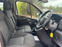 USED 2021 70 RENAULT TRAFIC 2.0 dCi ENERGY 30 Sport Nav Minibus 9 Seater LWB Euro 6 (s/s) (120 ps) Direct to us from lease company