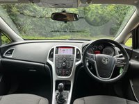 USED 2015 15 VAUXHALL ASTRA 1.6i Tech Line GT Hatchback 5dr Petrol Manual Euro 6 (115 ps) AIR CON, SAT NAV, COLOUR DISPLAY