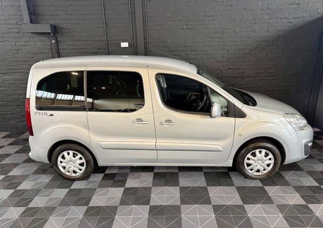 2017 PEUGEOT PARTNER TEPEE - Photo 11