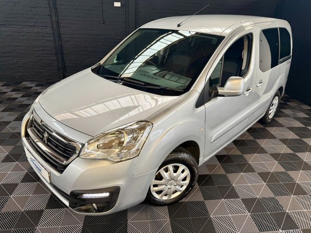 2017 PEUGEOT PARTNER TEPEE - Photo 7