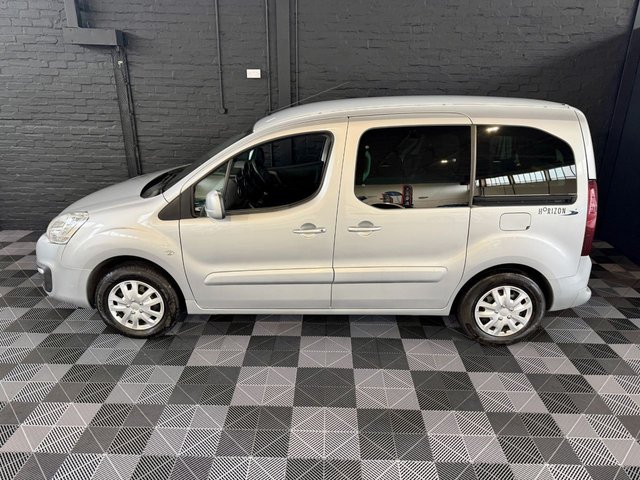 2017 PEUGEOT PARTNER TEPEE - Photo 8