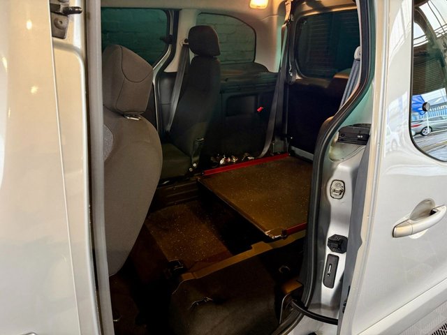 2017 PEUGEOT PARTNER TEPEE - Photo 3