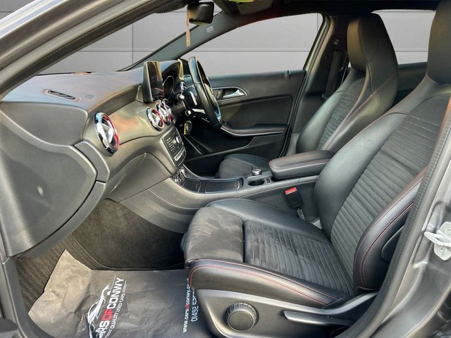 2017 MERCEDES-BENZ GLA 2.1 GLA220d AMG Line (Premium) SUV 5dr Diesel 7G-DCT 4MATIC Euro 6 (s/s) (177 ps) - Photo 12