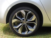 USED 2016 66 RENAULT MEGANE 1.6 dCi Signature Nav 5dr 130 BHP www.suffolkcarcentre.co.uk - Located at Ilketshall