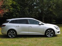 USED 2016 66 RENAULT MEGANE 1.6 dCi Signature Nav 5dr 130 BHP www.suffolkcarcentre.co.uk - Located at Ilketshall