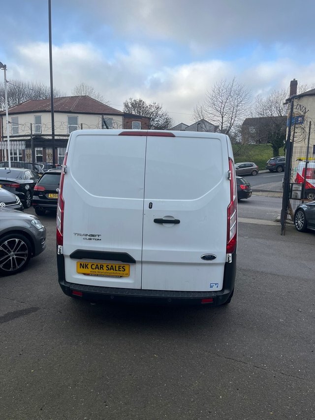2020 Ford Transit Custom 2L Leader 5dr - Photo 11
