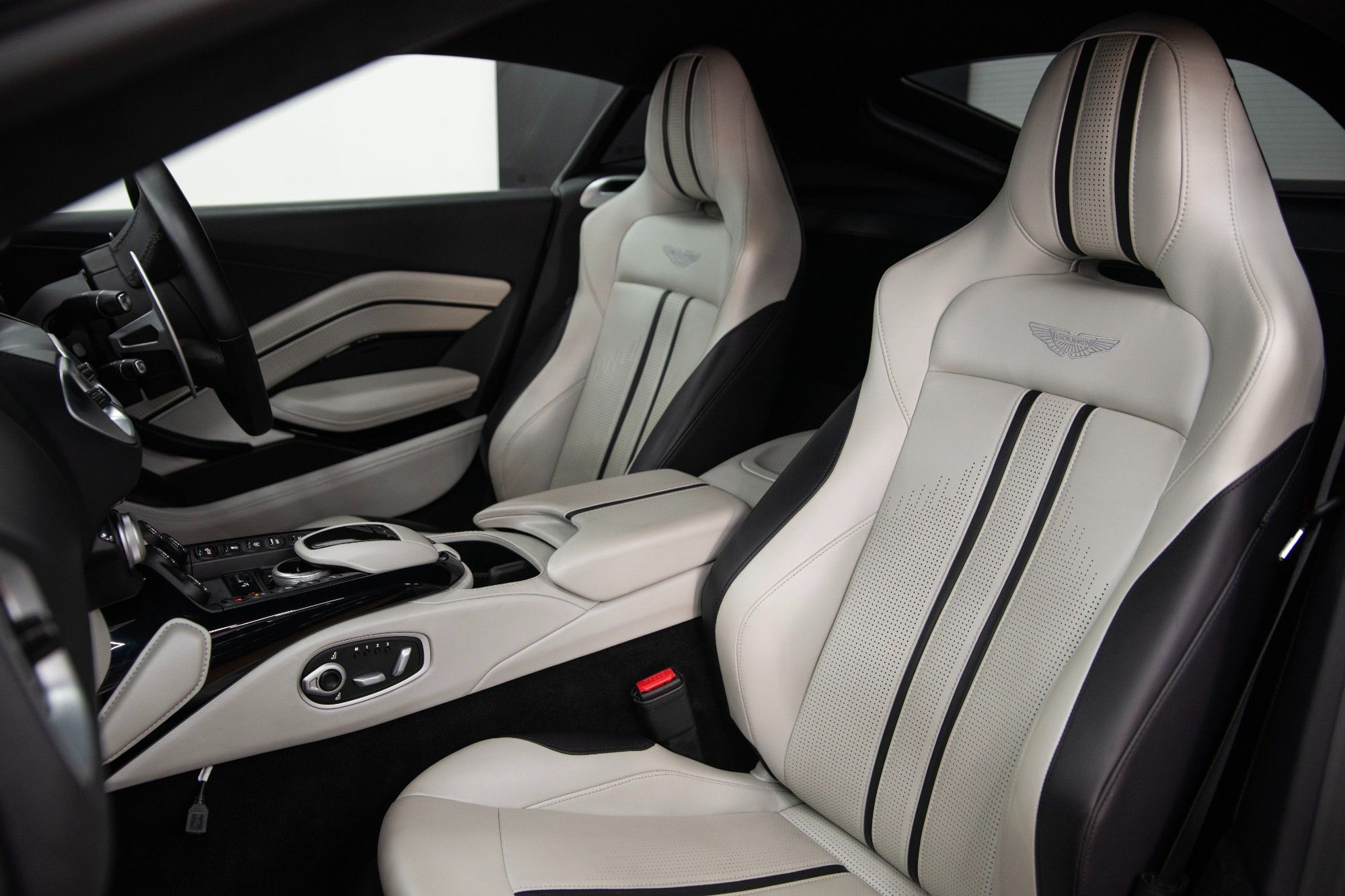 USED 2023 23 ASTON MARTIN VANTAGE 4.0 V8 Coupe  