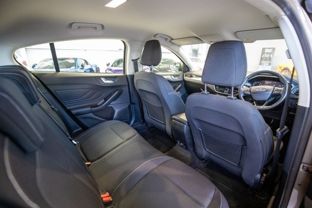 2018 Ford Focus 1L Titanium 5dr - Photo 12