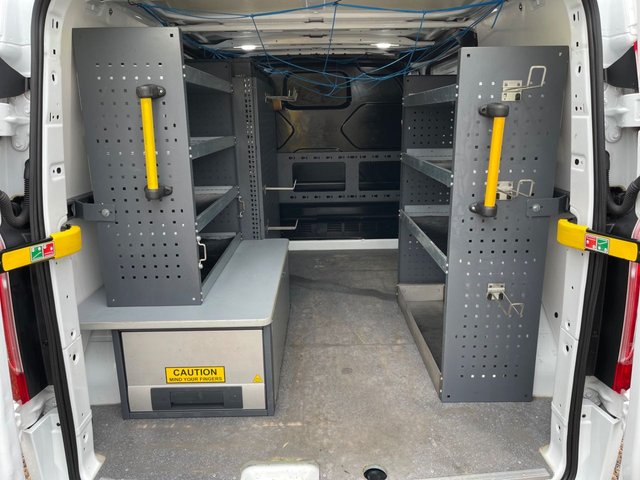 2019 Ford Transit Custom 2L Trend 5dr - Photo 2