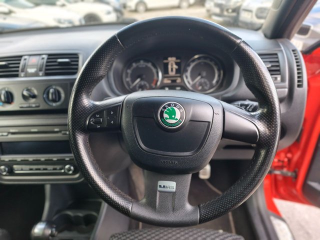 2011 SKODA FABIA - Photo 3