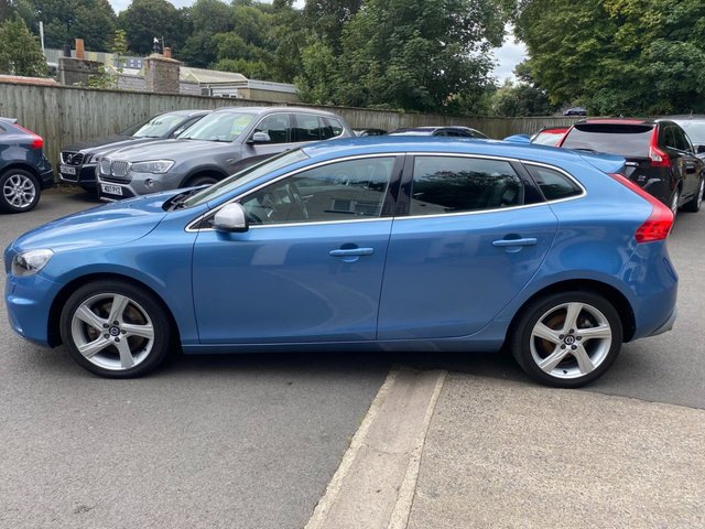 View our VOLVO V40