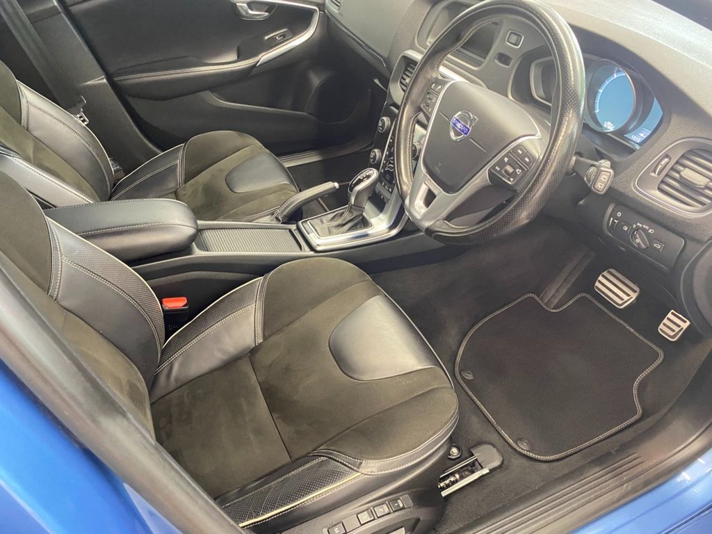 USED 2015 65 VOLVO V40 2.0 D4 R-Design Hatchback 5dr Diesel Auto Euro 6 (s/s) (190 ps) GREAT SPECIFICATION R DESIGN V40