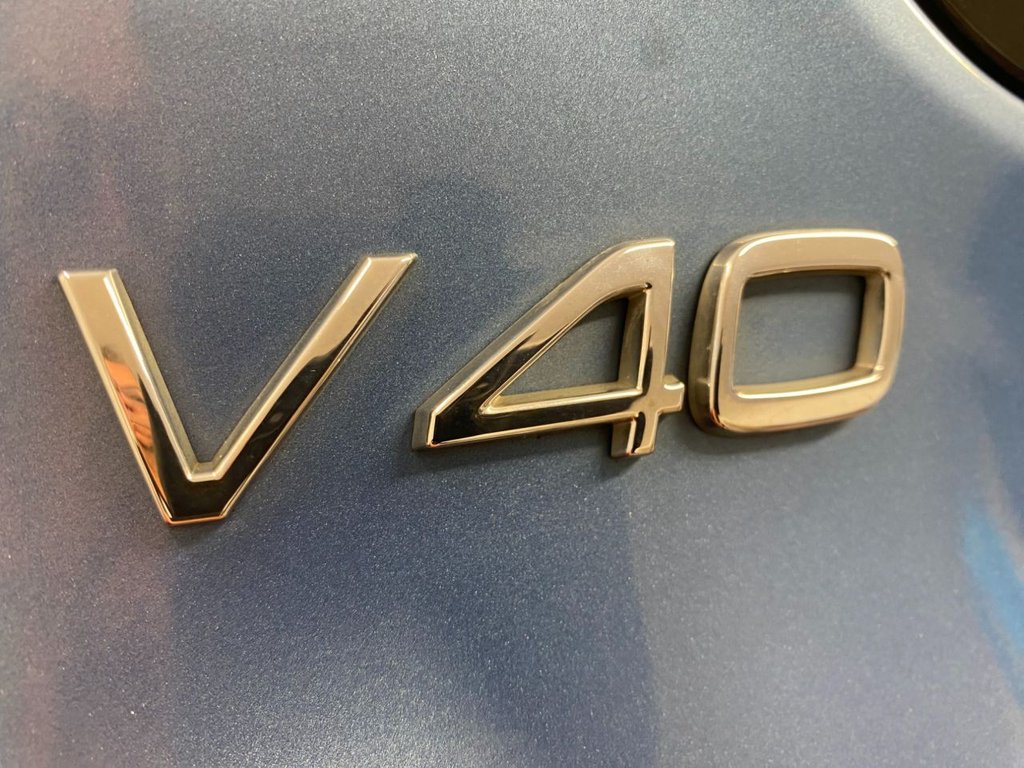 USED 2015 65 VOLVO V40 2.0 D4 R-Design Hatchback 5dr Diesel Auto Euro 6 (s/s) (190 ps) GREAT SPECIFICATION R DESIGN V40