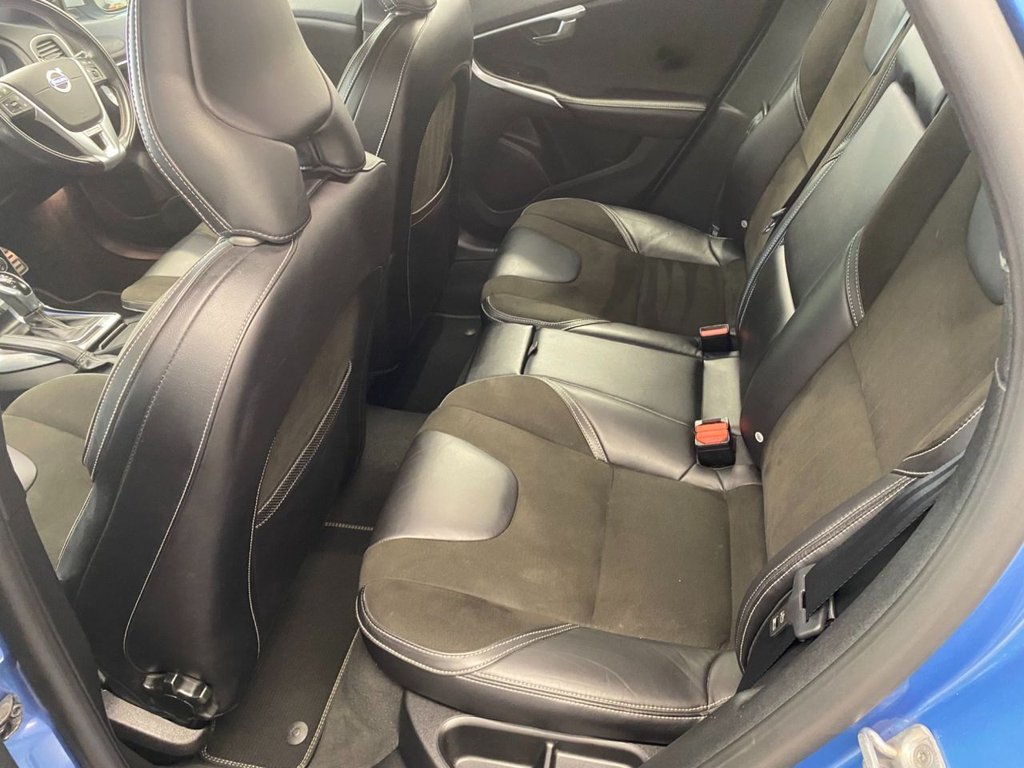 USED 2015 65 VOLVO V40 2.0 D4 R-Design Hatchback 5dr Diesel Auto Euro 6 (s/s) (190 ps) GREAT SPECIFICATION R DESIGN V40