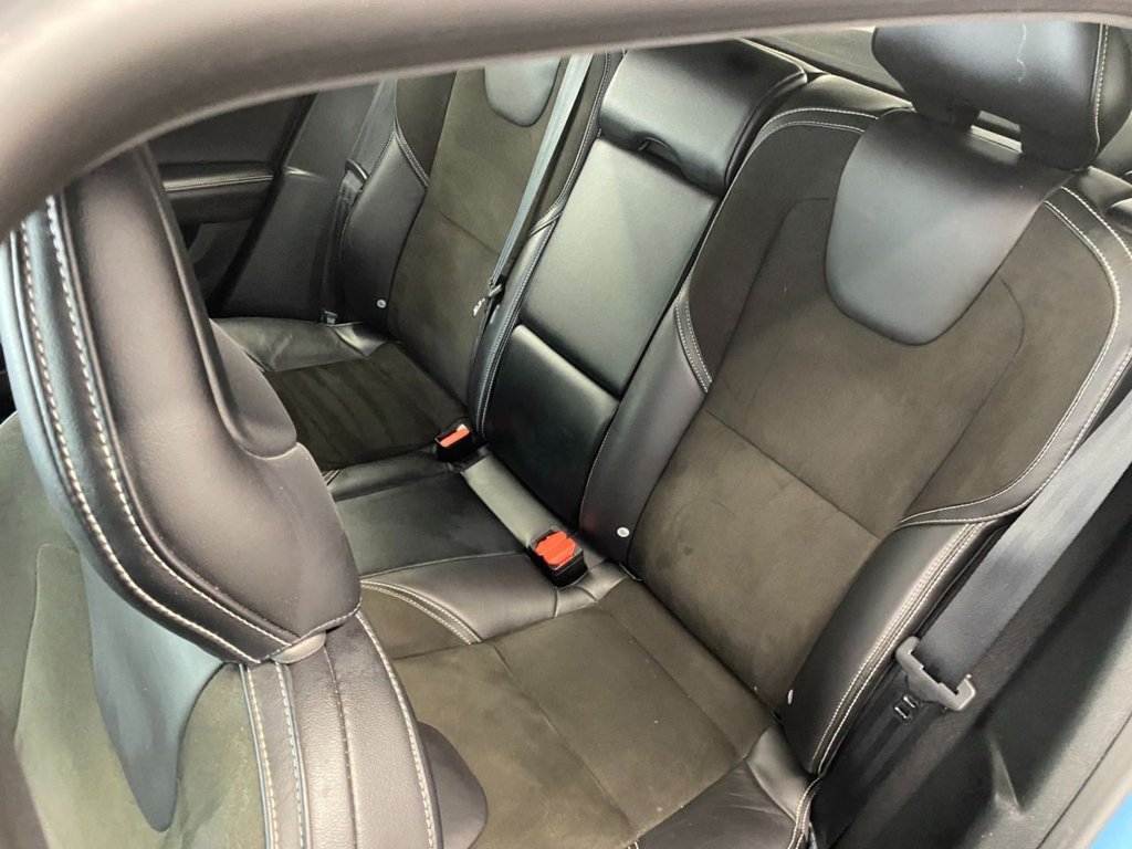 USED 2015 65 VOLVO V40 2.0 D4 R-Design Hatchback 5dr Diesel Auto Euro 6 (s/s) (190 ps) GREAT SPECIFICATION R DESIGN V40