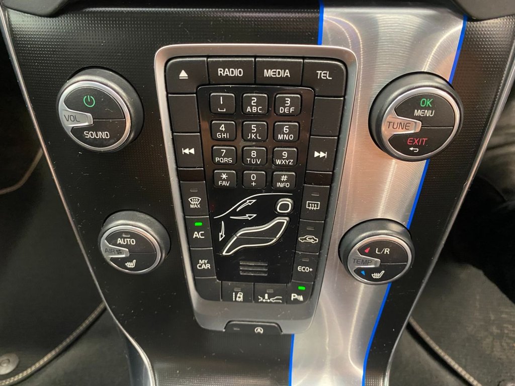 USED 2015 65 VOLVO V40 2.0 D4 R-Design Hatchback 5dr Diesel Auto Euro 6 (s/s) (190 ps) GREAT SPECIFICATION R DESIGN V40