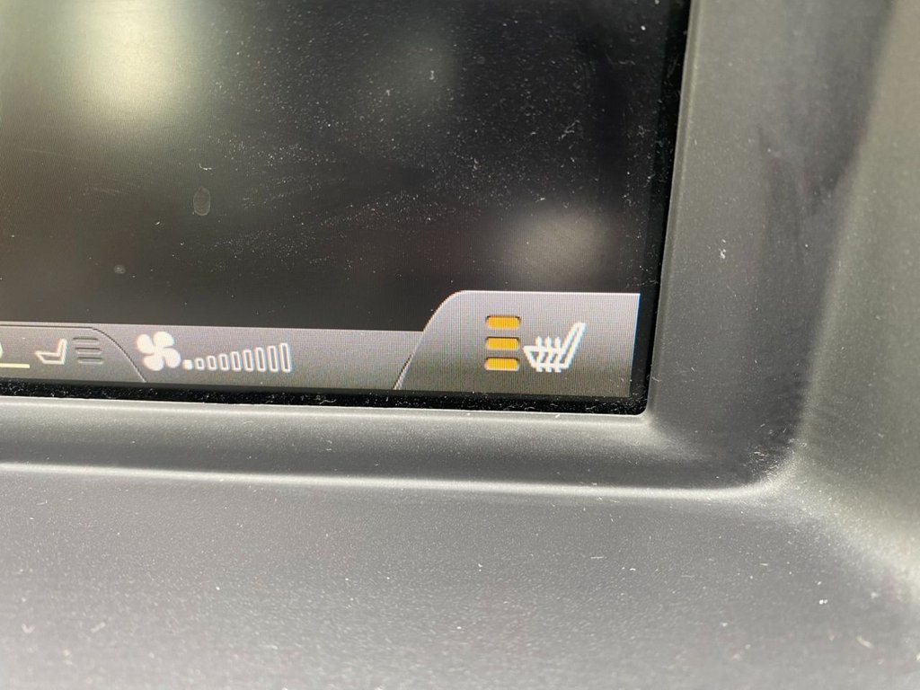 USED 2015 65 VOLVO V40 2.0 D4 R-Design Hatchback 5dr Diesel Auto Euro 6 (s/s) (190 ps) GREAT SPECIFICATION R DESIGN V40