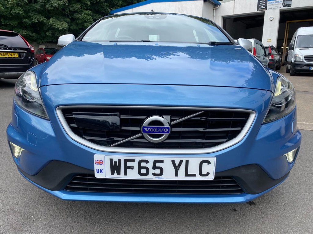 USED 2015 65 VOLVO V40 2.0 D4 R-Design Hatchback 5dr Diesel Auto Euro 6 (s/s) (190 ps) GREAT SPECIFICATION R DESIGN V40
