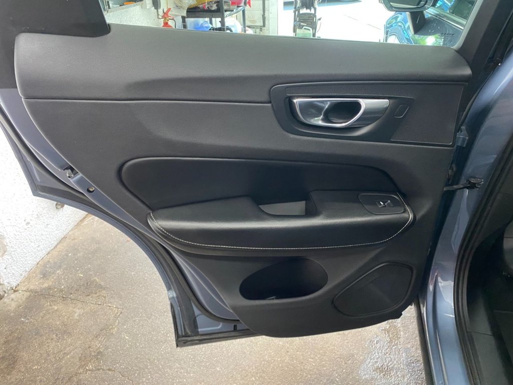 USED 2018 68 VOLVO XC60 2.0 D5 PowerPulse Inscription SUV 5dr Diesel Auto AWD Euro 6 (s/s) (235 ps) GREAT SPECIFICATION XC60