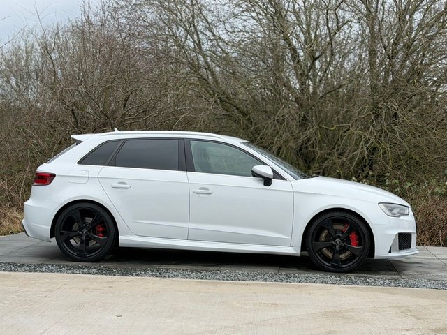 2016 AUDI RS3 - Photo 8