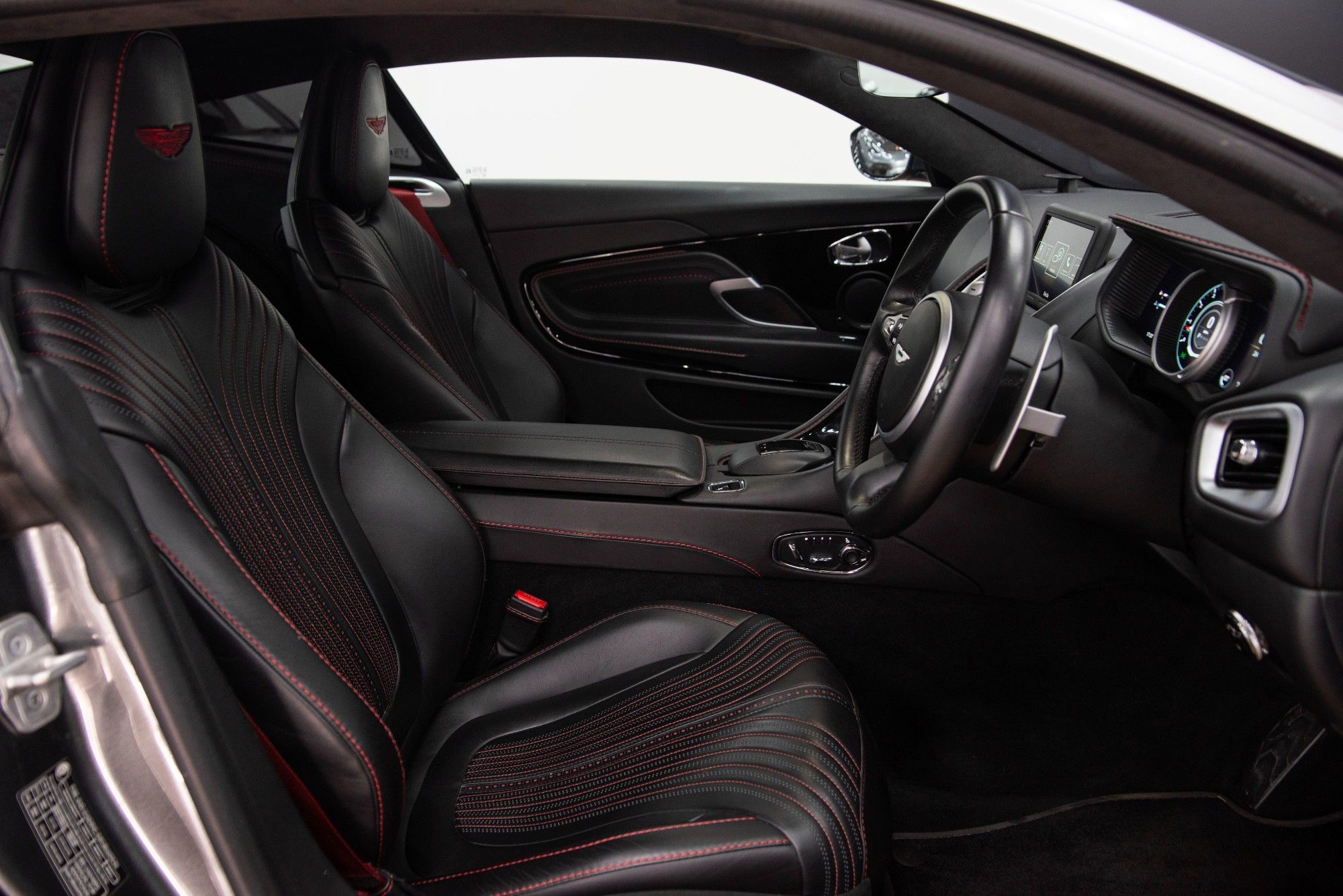 USED 2017 17 ASTON MARTIN DB11 5.2 V12 Coupe 