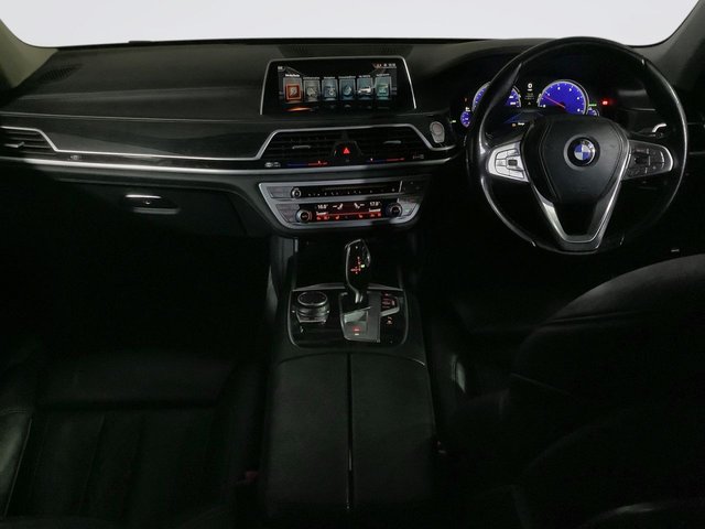 2017 BMW 7 Series - Photo 3