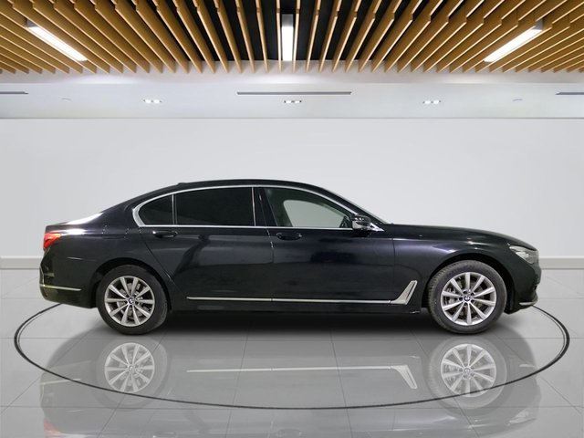 2017 BMW 7 Series - Photo 9