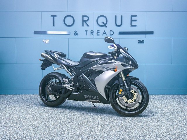 2004 04 Yamaha R1 5VY 3365 Miles 1000 Super Sports 