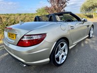 USED 2011 11 MERCEDES-BENZ SLK 3.5 SLK350 BlueEfficiency AMG Sport Convertible 2dr Petrol G-Tronic+ Euro 5 (s/s) (306 ps) 