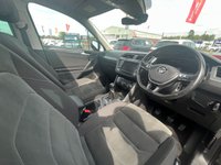 USED 2017 17 VOLKSWAGEN TIGUAN 2.0 TDI BlueMotion Tech SEL SUV 5dr Diesel Manual 4Motion Euro 6 (s/s) (150 ps) 2 OWNERS FROM NEW FULL SERVICE HISTORY 2 KEYS BOOK PACK SERVICED AS REQUIRED AND 1 YEAR MOT WITHIN THE SALE