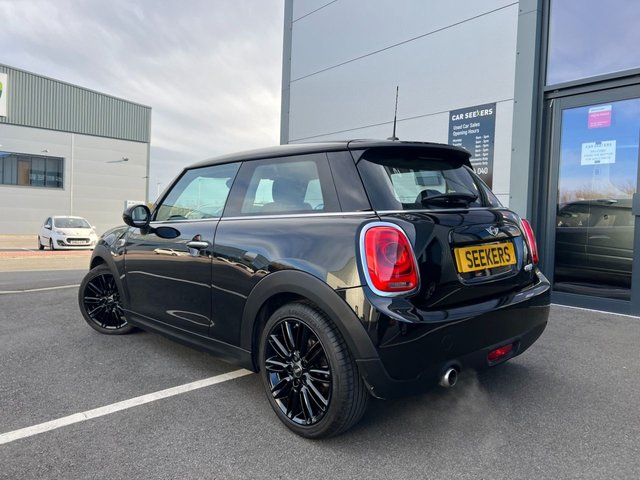 2017 MINI HATCH 1.5 Cooper Hatchback 3dr Petrol Auto Euro 6 (s/s) (136 ps) - Photo 3