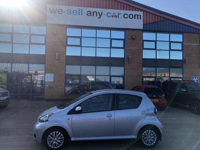 2010 TOYOTA AYGO 2010 1.0 VVT-i Platinum Hatchback 5dr Petrol Manual Euro 4 (67 bhp) - Photo 10