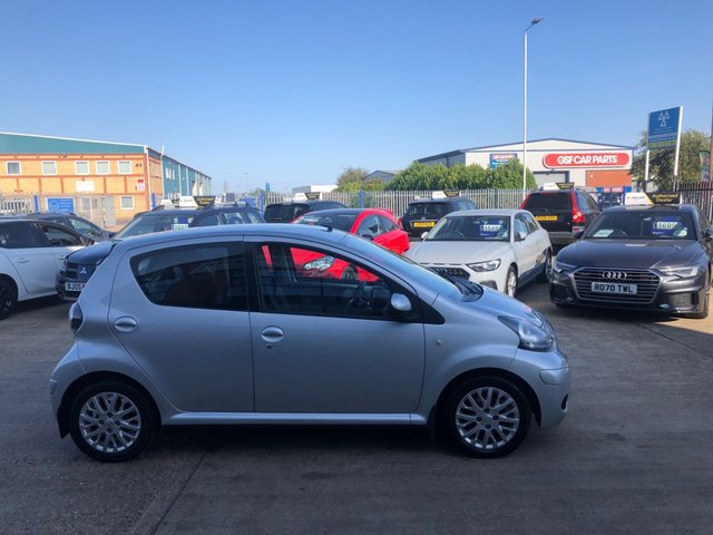 2010 TOYOTA AYGO 2010 1.0 VVT-i Platinum Hatchback 5dr Petrol Manual Euro 4 (67 bhp) - Photo 11