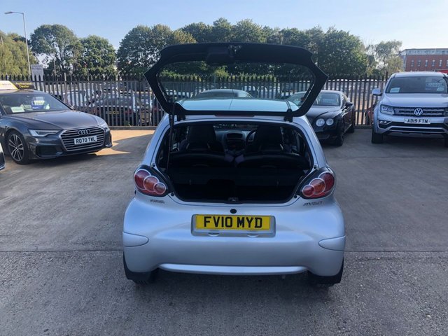 2010 TOYOTA AYGO 2010 1.0 VVT-i Platinum Hatchback 5dr Petrol Manual Euro 4 (67 bhp) - Photo 8