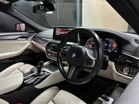 USED 2021 71 BMW 5 SERIES 3.0 530d MHT M Sport Saloon 4dr Diesel Hybrid Steptronic xDrive Euro 6 (s/s) (286 ps) Heads up| Gesture control | Carplay