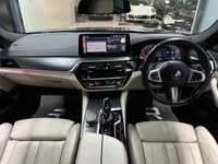 USED 2021 71 BMW 5 SERIES 3.0 530d MHT M Sport Saloon 4dr Diesel Hybrid Steptronic xDrive Euro 6 (s/s) (286 ps) Heads up| Gesture control | Carplay