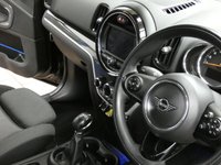 USED 2019 68 MINI COUNTRYMAN 1.5 7.6kWh GPF Cooper SE SUV 5dr Petrol Plug-in Hybrid Auto ALL4 Euro 6 (s/s) (224 ps) CHILI PACK SAT NAV PART LEATHER INTERIOR HEATED SEATS CRUISE CONTROL PARKING SENSORS 2 OWNERS SERVICE HISTORY WARRANTY