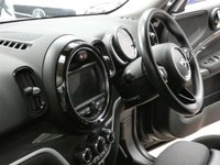 USED 2019 68 MINI COUNTRYMAN 1.5 7.6kWh GPF Cooper SE SUV 5dr Petrol Plug-in Hybrid Auto ALL4 Euro 6 (s/s) (224 ps) CHILI PACK SAT NAV PART LEATHER INTERIOR HEATED SEATS CRUISE CONTROL PARKING SENSORS 2 OWNERS SERVICE HISTORY WARRANTY