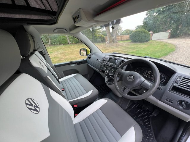 2015 VOLKSWAGEN TRANSPORTER 2.0 TDI BlueMotion Tech T30 Campervan SWB (184 g/km, 113 bhp) - Photo 12