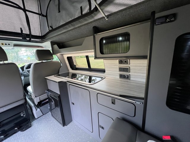 2015 VOLKSWAGEN TRANSPORTER 2.0 TDI BlueMotion Tech T30 Campervan SWB (184 g/km, 113 bhp) - Photo 3