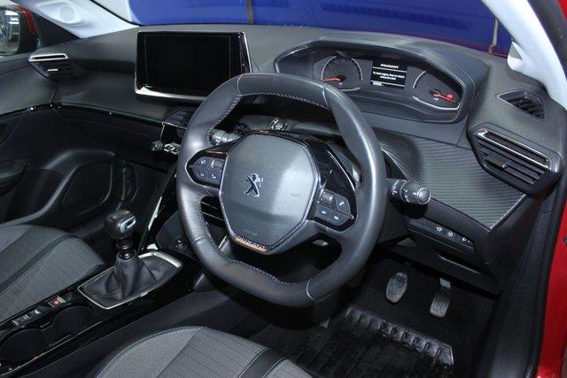 2021 PEUGEOT 208 - Photo 6