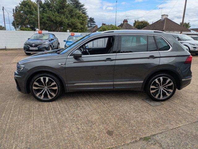 2017 VOLKSWAGEN TIGUAN 2.0 TDI R-Line SUV 5dr Diesel DSG 4Motion Euro 6 (s/s) (150 ps) - Photo 4