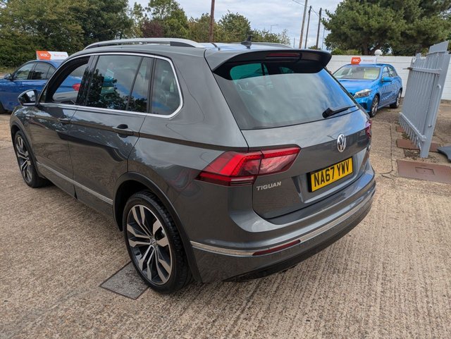 2017 VOLKSWAGEN TIGUAN 2.0 TDI R-Line SUV 5dr Diesel DSG 4Motion Euro 6 (s/s) (150 ps) - Photo 5
