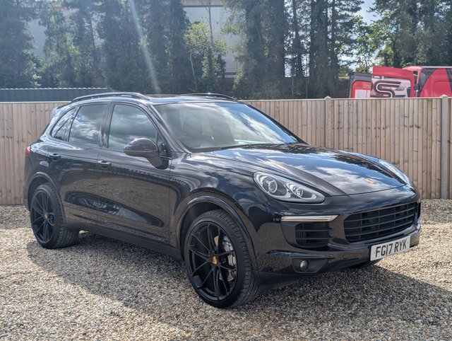2017 PORSCHE CAYENNE - Photo 7