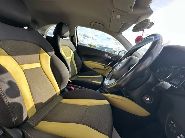 2011 Audi A1 1.4L Sport 3dr - Photo 11