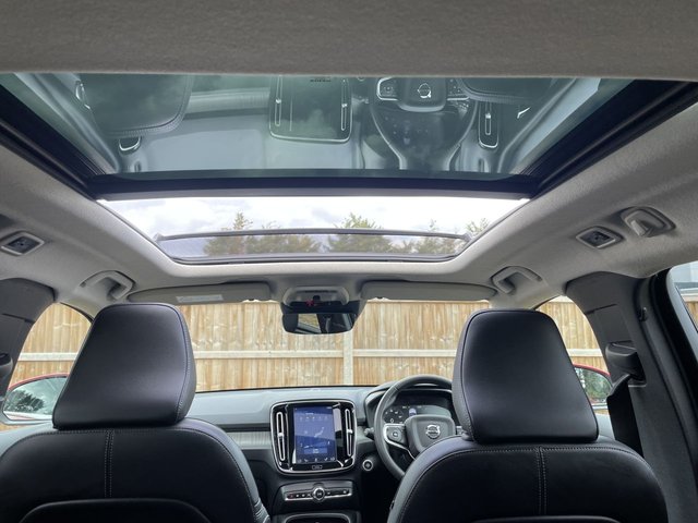 2020 VOLVO XC40 - Photo 12